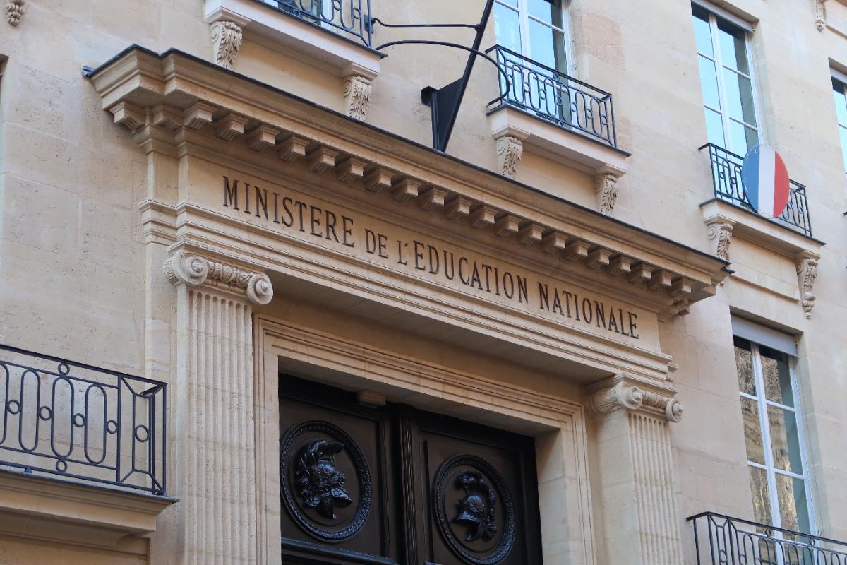 Yan Chantrel - Conditions de détachement des personnels titulaires de l'Education nationale: la Ministre doit recevoir les syndicats !
